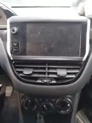 Veículo de Sucata peugeot 208 active do ano 2013 alimentado hm01