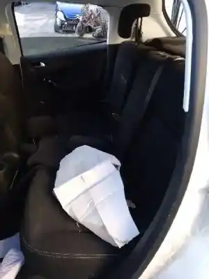 Veículo de Sucata peugeot 208 style do ano 2016 alimentado bh02