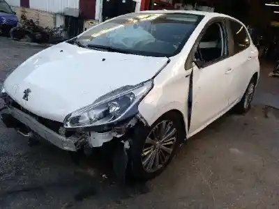 Veículo de Sucata peugeot 208 style do ano 2016 alimentado bh02