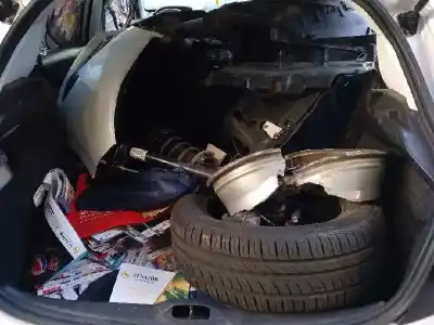 Veículo de Sucata peugeot 208 style do ano 2016 alimentado bh02
