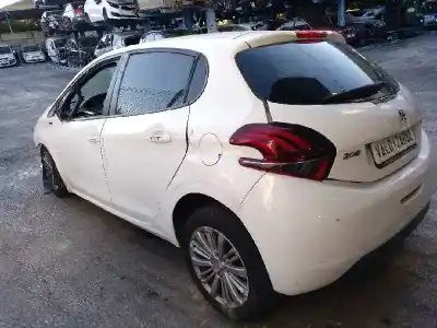 Veículo de Sucata peugeot 208 style do ano 2016 alimentado bh02