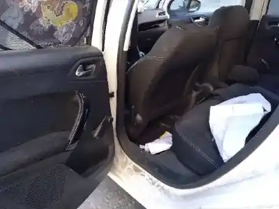 Veículo de Sucata peugeot 208 style do ano 2016 alimentado bh02