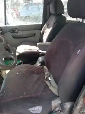 Verschrottungsfahrzeug mitsubishi galloper (hyundai) 2.5 turbodiesel des jahres 2000 angetrieben d4bh