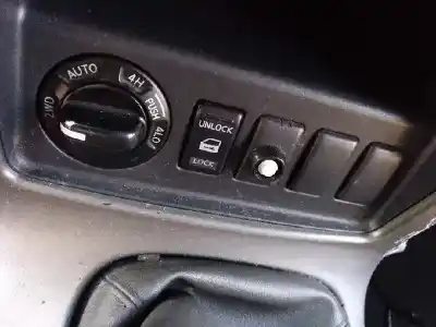 Здавання транспортного засобу nissan pathfinder (r51) 2.5 dci xe року 2008 потужний yd25ddti