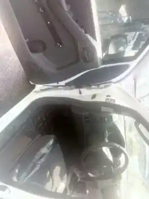 Здавання транспортного засобу nissan pathfinder (r51) 2.5 dci xe року 2008 потужний yd25ddti