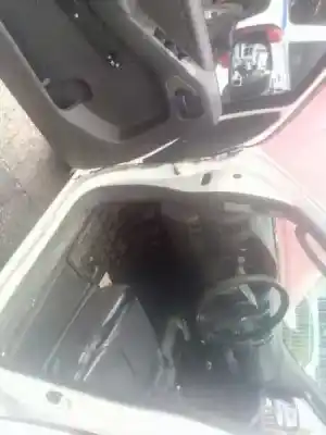 Здавання транспортного засобу nissan pathfinder (r51) 2.5 dci xe року 2008 потужний yd25ddti
