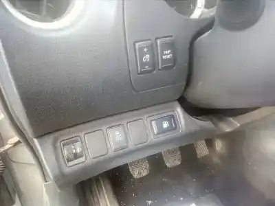 Veículo de Sucata nissan np300 pick-up (d23) acenta double cab 4x4 do ano 2016 alimentado ys23