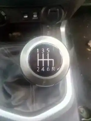 Veículo de Sucata nissan np300 pick-up (d23) acenta double cab 4x4 do ano 2016 alimentado ys23