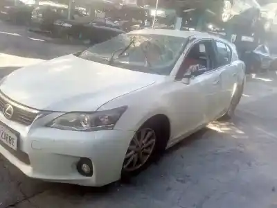 Sloopvoertuig LEXUS CT 200h van het jaar 2011 aangedreven 2ZRFXE