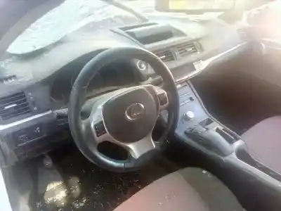 Scrapping Vehicle lexus ct 200h of the year 2011 powered 2zrfxe