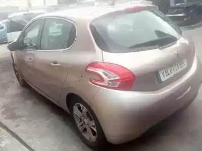 Veículo de Sucata peugeot 208 allure do ano 2012 alimentado 9hp