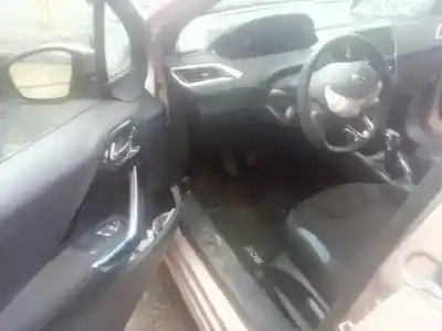 Veículo de Sucata peugeot 208 allure do ano 2012 alimentado 9hp
