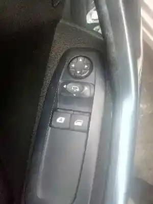 Veículo de Sucata peugeot 208 allure do ano 2012 alimentado 9hp