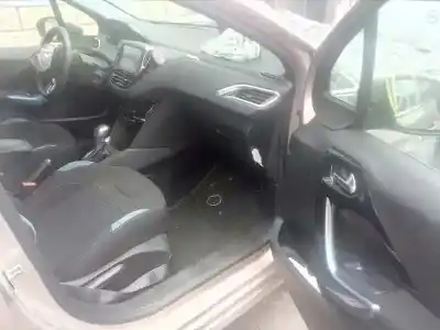 Veículo de Sucata peugeot 208 allure do ano 2012 alimentado 9hp