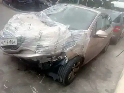Veículo de Sucata peugeot 208 allure do ano 2012 alimentado 9hp