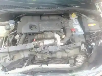 Veículo de Sucata peugeot 208 allure do ano 2012 alimentado 9hp