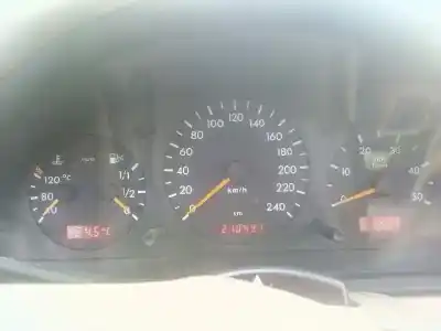 Здавання транспортного засобу mercedes-benz clase m (w163) 400 cdi (163.128) року 2002 потужний 628963