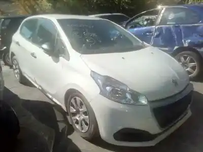Veículo de Sucata peugeot 208 access do ano 2016 alimentado bh02