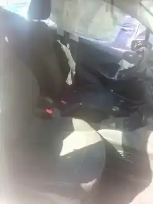 Veículo de Sucata peugeot 208 access do ano 2016 alimentado bh02