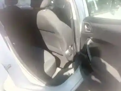 Veículo de Sucata peugeot 208 access do ano 2016 alimentado bh02