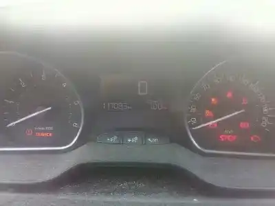 Veículo de Sucata peugeot 208 access do ano 2016 alimentado bh02