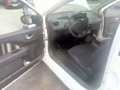 Veicolo di demolizione renault twingo emotion dell'anno 2014 alimentato d4f770