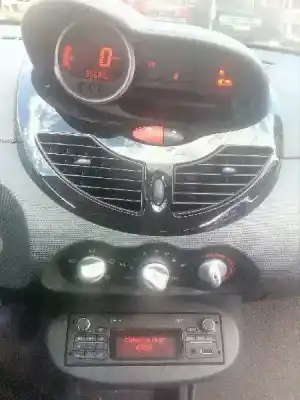 Veicolo di demolizione renault twingo emotion dell'anno 2014 alimentato d4f770