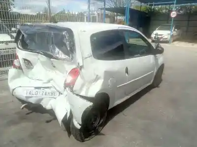 Veicolo di demolizione renault twingo emotion dell'anno 2014 alimentato d4f770