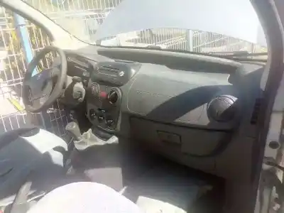 Véhicule à la ferraille peugeot bipper básico de l'année 2010 alimenté 8hs