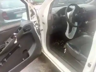 Здавання транспортного засобу nissan pathfinder (r51) 2.5 dci xe року 2008 потужний yd25ddti