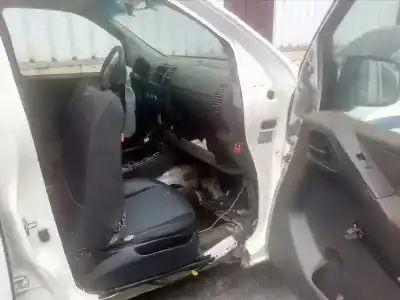 Здавання транспортного засобу nissan pathfinder (r51) 2.5 dci xe року 2008 потужний yd25ddti