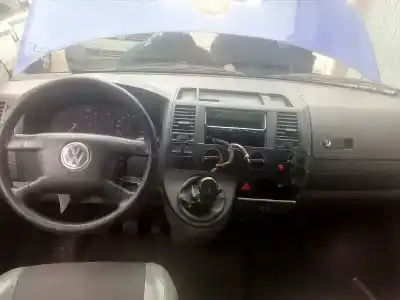 Verschrottungsfahrzeug volkswagen t5 transporter/furgoneta caja cerrada des jahres 2005 angetrieben axb