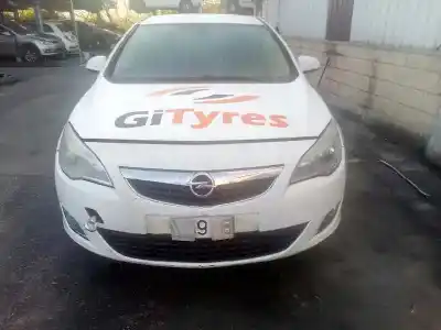 Veicolo di demolizione opel astra j lim. enjoy dell'anno 2011 alimentato a13dte