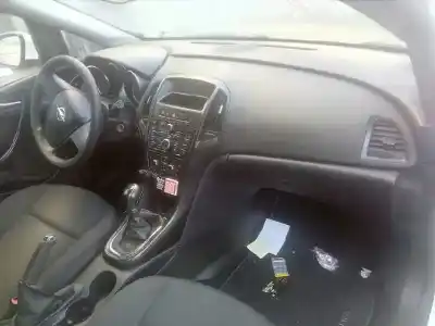 Veicolo di demolizione opel astra j lim. enjoy dell'anno 2011 alimentato a13dte