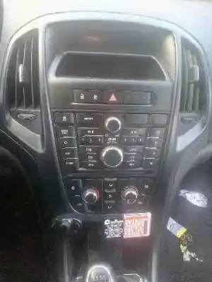 Veicolo di demolizione opel astra j lim. enjoy dell'anno 2011 alimentato a13dte