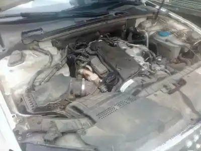 Здавання транспортного засобу audi a4 berlina (b8) básico року 2008 потужний caga