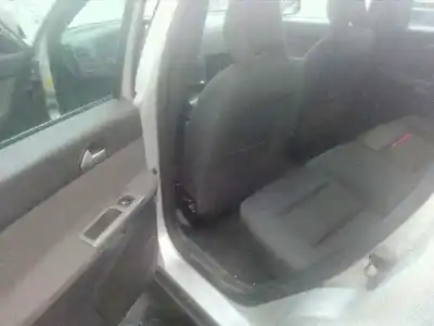 Véhicule à la ferraille volvo v50 familiar 1.6 d kinetic de l'année 2006 alimenté d4164t
