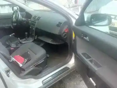 Véhicule à la ferraille volvo v50 familiar 1.6 d kinetic de l'année 2006 alimenté d4164t