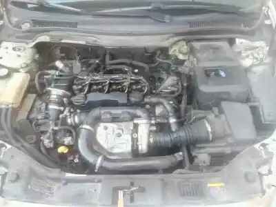 Véhicule à la ferraille volvo v50 familiar 1.6 d kinetic de l'année 2006 alimenté d4164t
