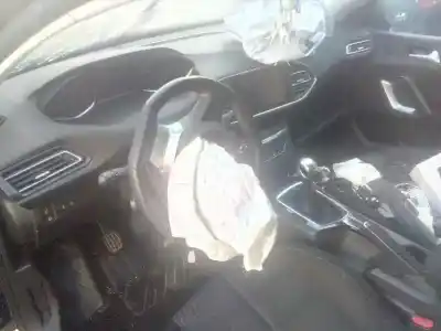 Verschrottungsfahrzeug peugeot 308 sw active des jahres 2015 angetrieben bhz