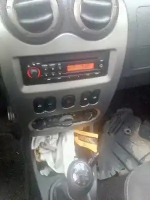 Veicolo di demolizione dacia sandero 1.6 mpi 85 (bs03) dell'anno 2011 alimentato k7m800