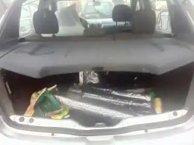 Veicolo di demolizione dacia sandero 1.6 mpi 85 (bs03) dell'anno 2011 alimentato k7m800