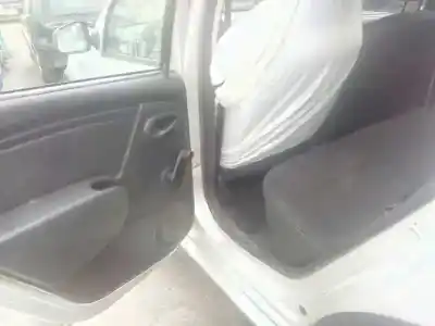 Veicolo di demolizione dacia sandero 1.6 mpi 85 (bs03) dell'anno 2011 alimentato k7m800