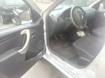 Veicolo di demolizione dacia sandero 1.6 mpi 85 (bs03) dell'anno 2011 alimentato k7m800