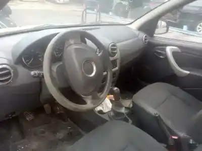 Veicolo di demolizione dacia sandero 1.6 mpi 85 (bs03) dell'anno 2011 alimentato k7m800