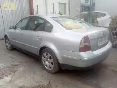 Veículo de Sucata volkswagen passat berlina (3b3) 2.5 v6 tdi do ano 2001 alimentado akn