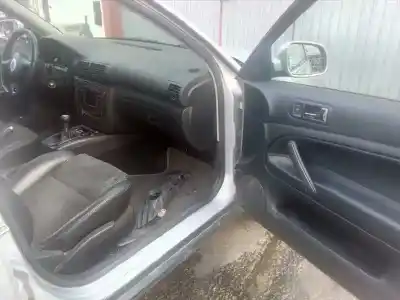 Veículo de Sucata volkswagen passat berlina (3b3) 2.5 v6 tdi do ano 2001 alimentado akn