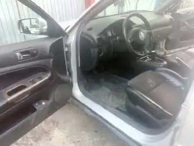 Veículo de Sucata volkswagen passat berlina (3b3) 2.5 v6 tdi do ano 2001 alimentado akn