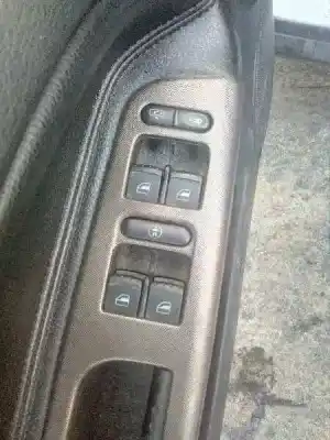 Veículo de Sucata volkswagen passat berlina (3b3) 2.5 v6 tdi do ano 2001 alimentado akn