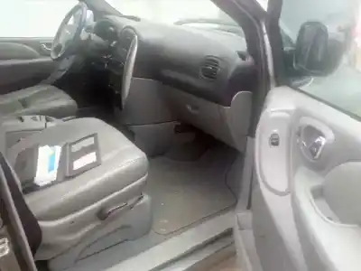 Sloopvoertuig chrysler voyager (rg) motor 2.8 ltr. - 110 kw crd cat van het jaar 2007 aangedreven vm47c
